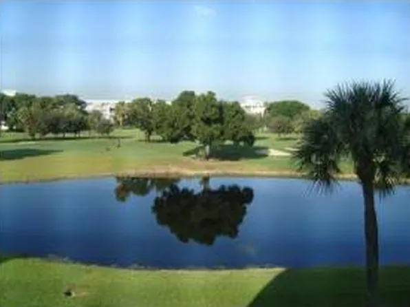 535 Oaks Dr APT 401, Pompano Beach, FL 33069