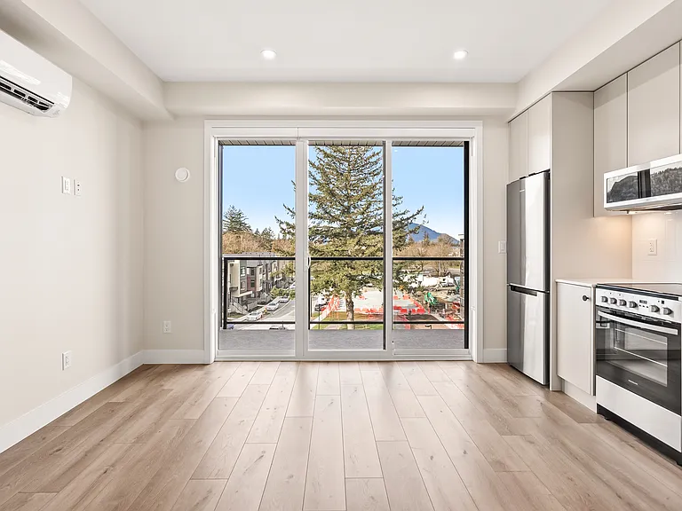 45511 Campus Dr — Photo 22