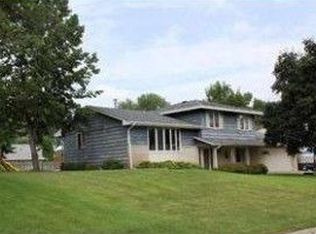 8105 Sunkist Blvd N, Brooklyn Park, MN 55444