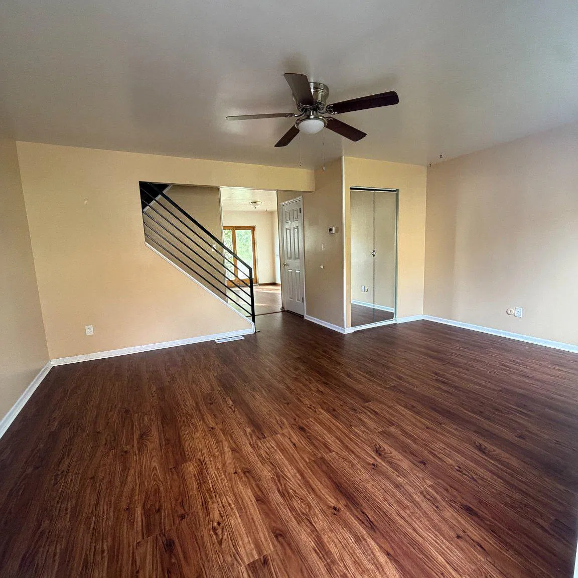 3 bed, 1.5 bath, 1188 sqft, $1,700 — Photo 3