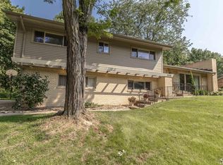 7088 Wiltshire Dr, Lambertville, MI 48144