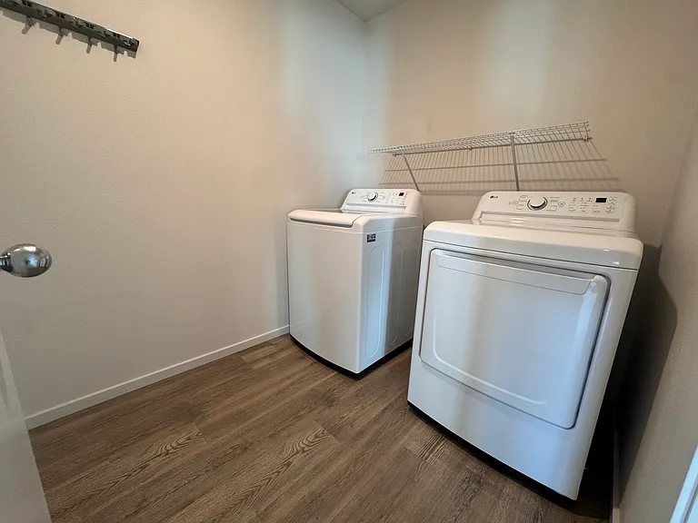 1808 E B St — Photo 11