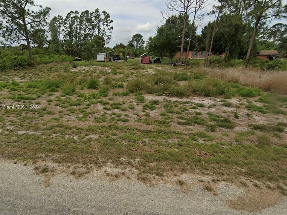 1st image of 722 Nina Ave S