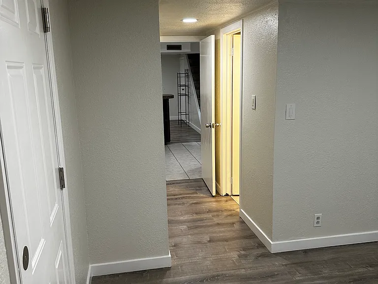 2339 W 33rd Ave #2 — Photo 25