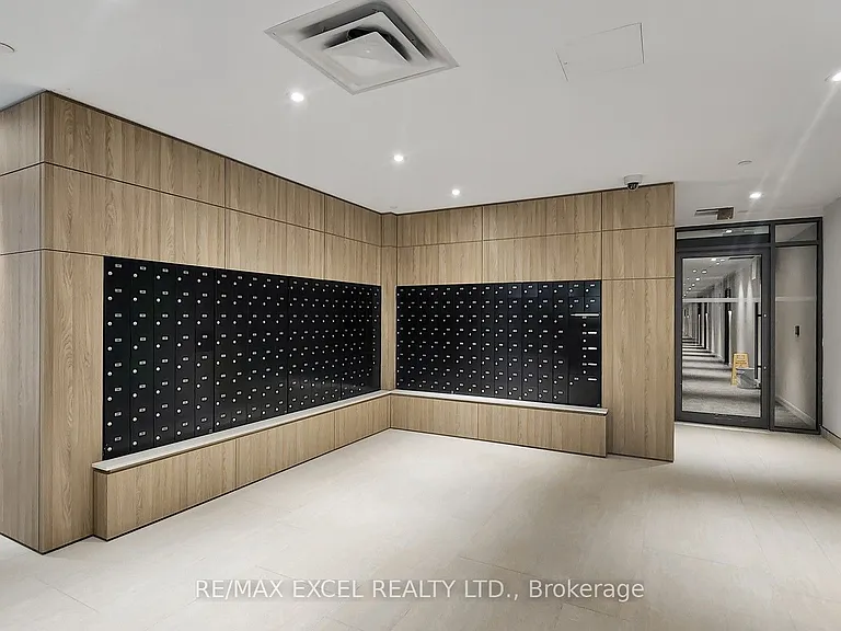 8 Beverley Glen Blvd #802 — Photo 36