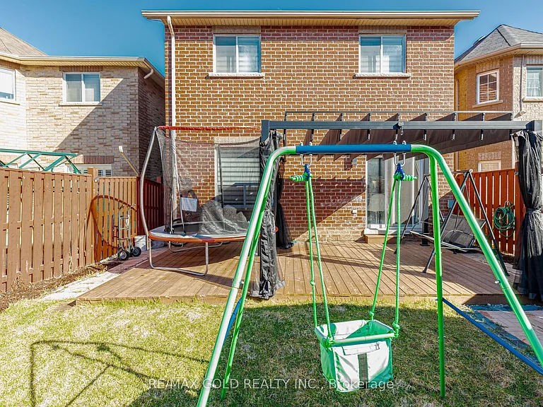93 Footbridge Cres #UPPER LEVEL ONLY — Photo 23