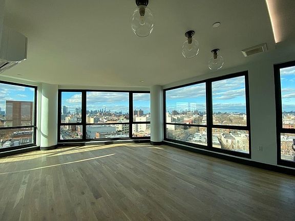 2nd image of 1134 Fulton St #557