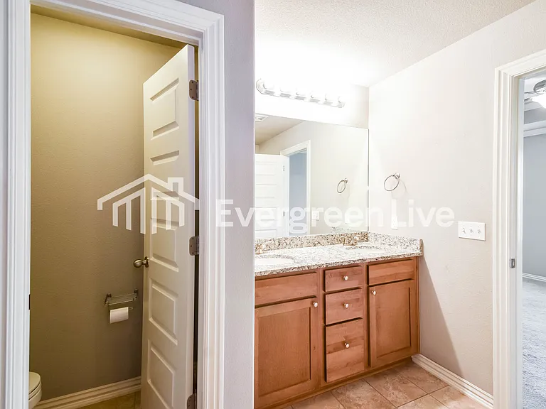 2100 N Wakefield St — Photo 6