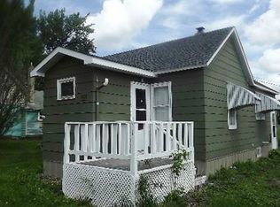 408 1st St E, Anamoose, ND 58710