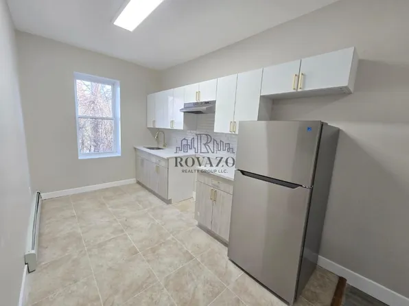 856 S 16th St, Newark, NJ