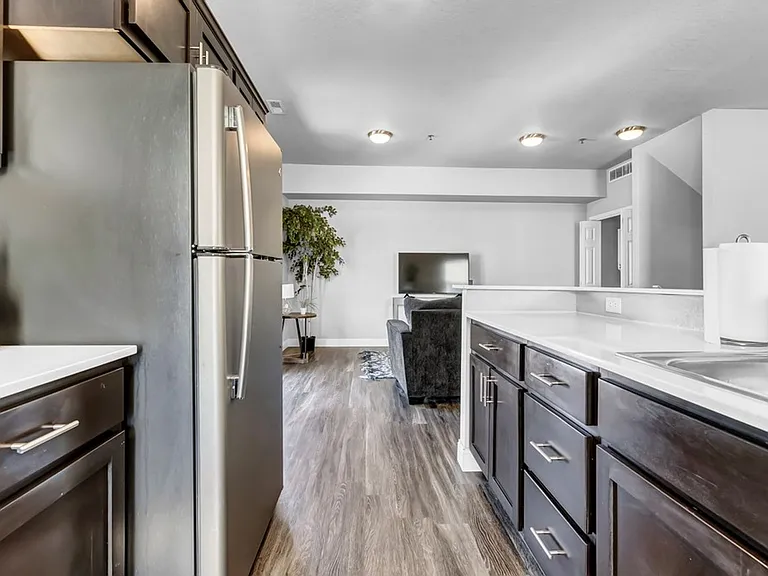 2103 4th St SW — Photo 8