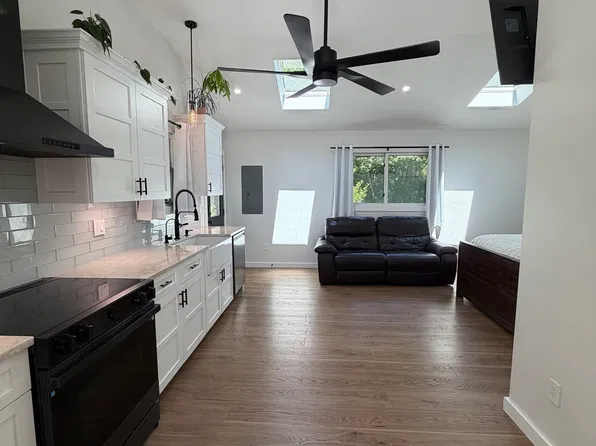 79 D Dr #B, Westport, MA 02790