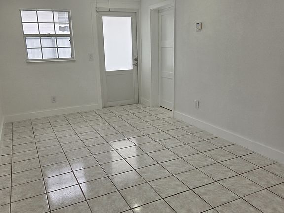 2nd image of 537 1/2 Clayton Ave S