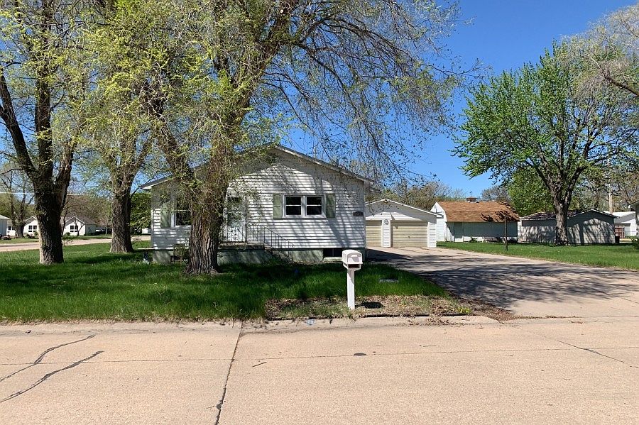 1st image of 228 Ruby Ave