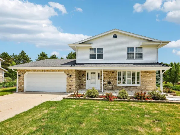 W183S8590 Sue Marie LANE, Muskego, WI 53150