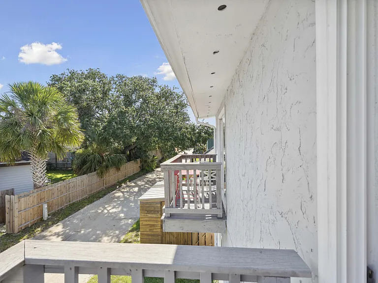 219 Arricola Ave #B — Photo 38