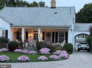 1922 S Arlington Ridge Rd, Arlington, VA 22202