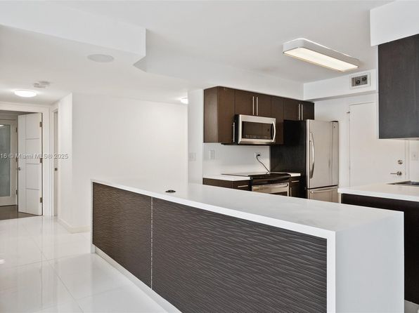 800 NE 195th St APT 204, Miami, FL 33179