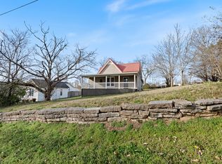 126 W End Ave, Centerville, TN 37033