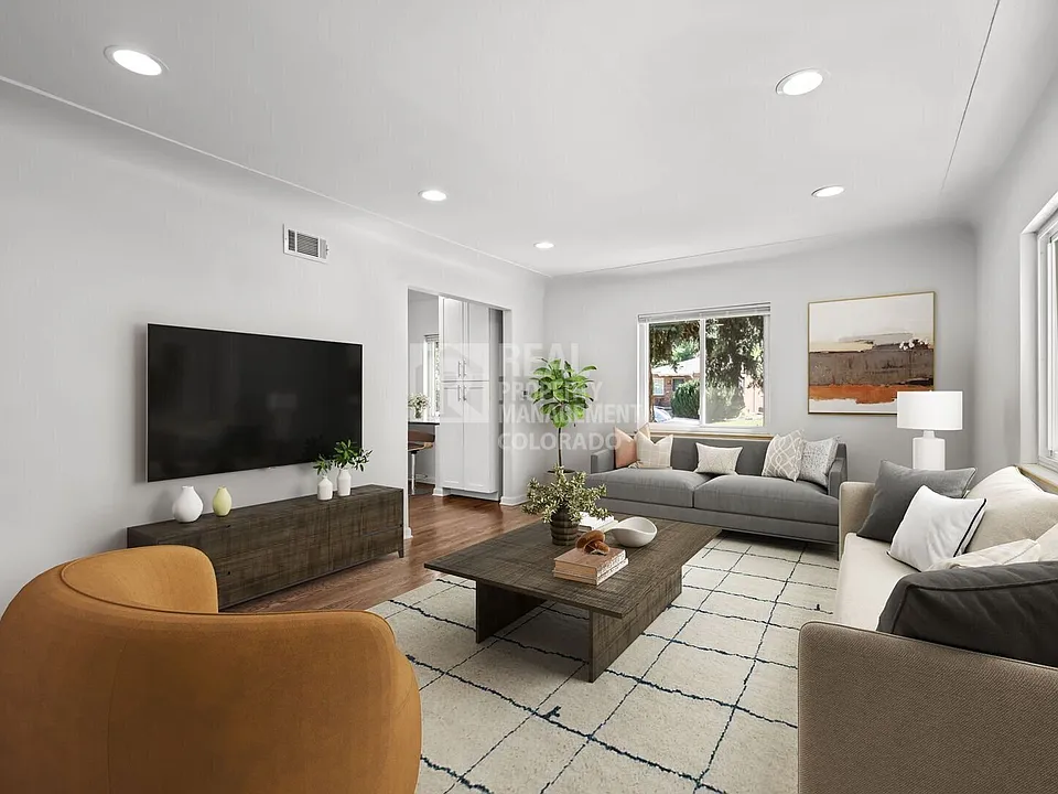 1547 Elm St