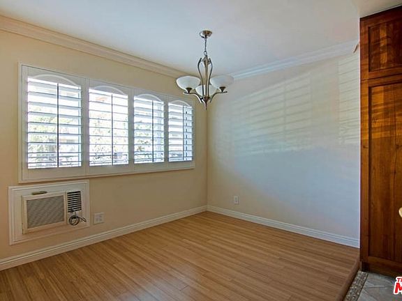 3rd image of 1154 S Barrington Ave APT 105