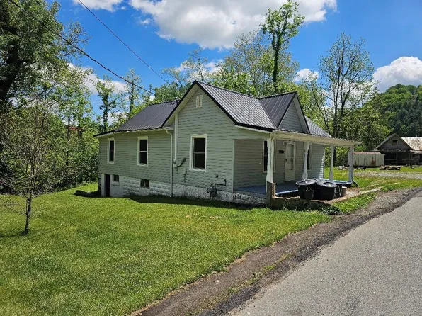 659 Spruce St, Marion, VA 24354