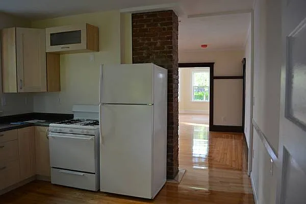 126 Auburn St #1 — Photo 5