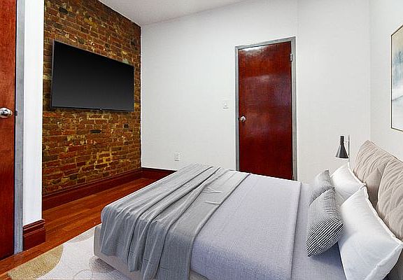 3rd image of 208 E 82nd St APT 1