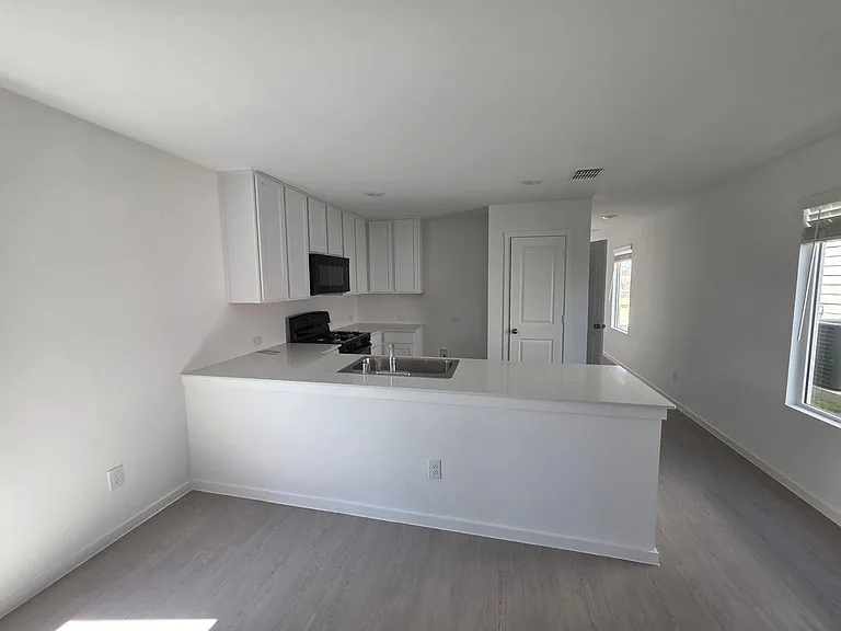 12156 Morgan Dr — Photo 7