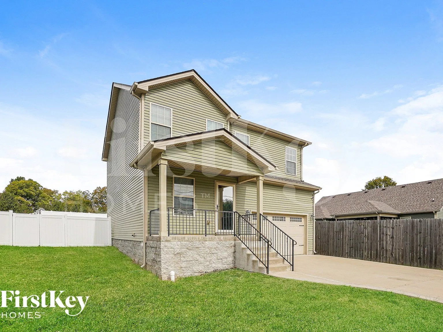 3 bed, 2.5 bath, 1642 sqft, $1,880 — Photo 2