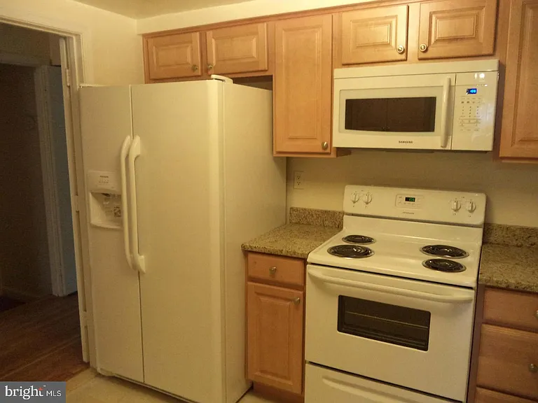 7027 Alicent Pl — Photo 8