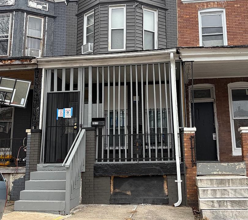 1st image of 2015 Robb St