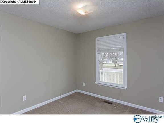 5th image of 600 Schiffman St NE