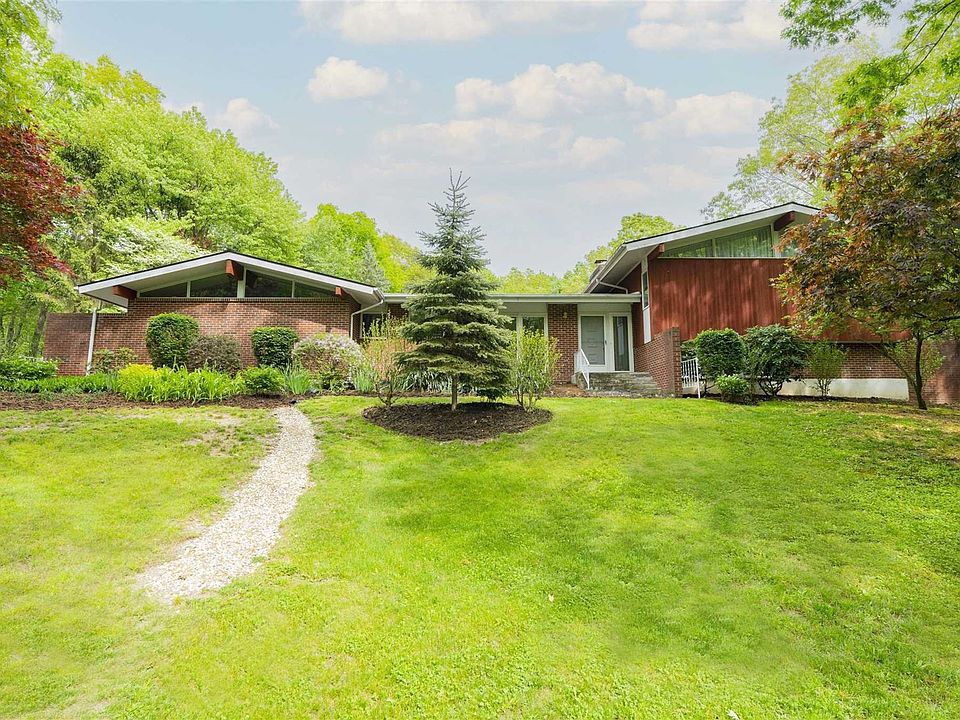 1st image of 62 Rogers Rd