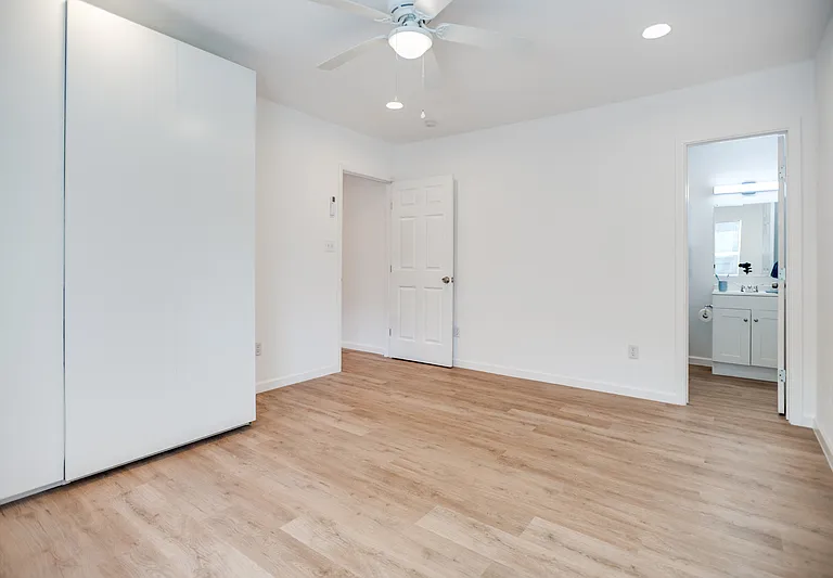 905 W Abram St #4 — Photo 11