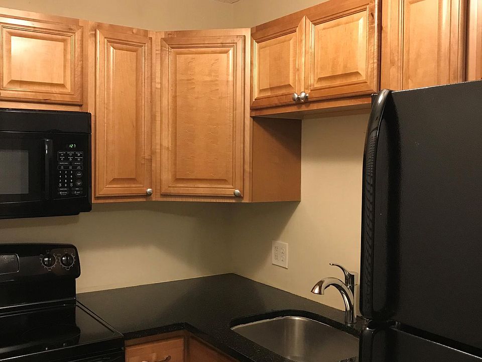 1st image of 3211 Deleon St #2