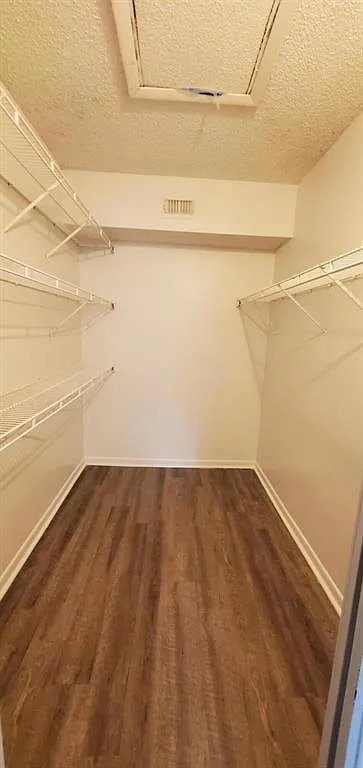 3 bed, 1166 sqft, $2,500 — Photo 1