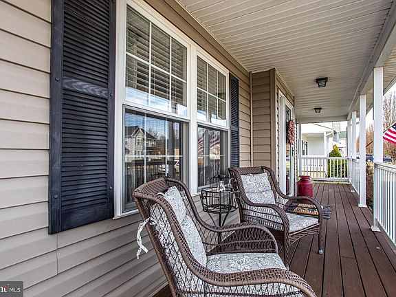 3rd image of 22275 Goldenrod Dr