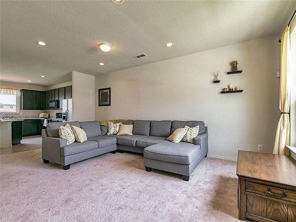 5th image of 2120 Brenham Dr