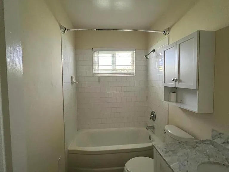 645 Marion Pl #C — Photo 23