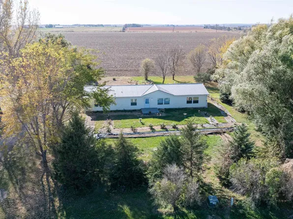 1572 290th St, Salix, IA 51052