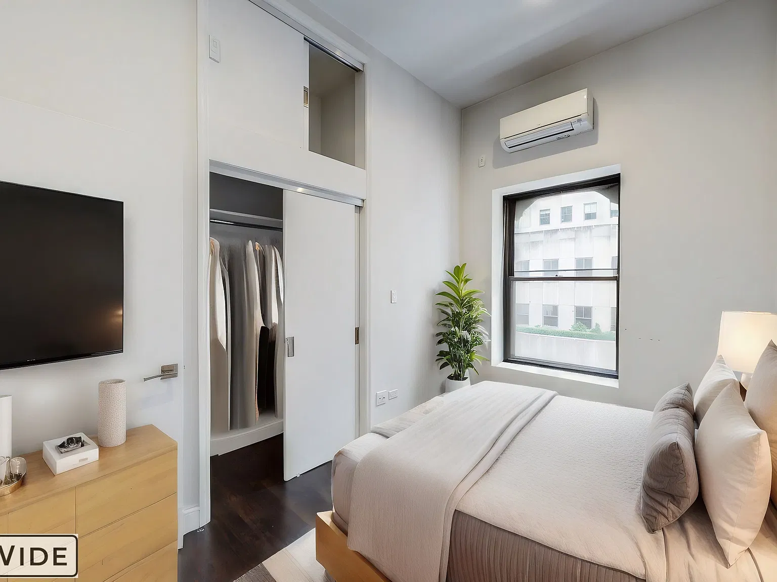 28 West 48th Street — Photo 2
