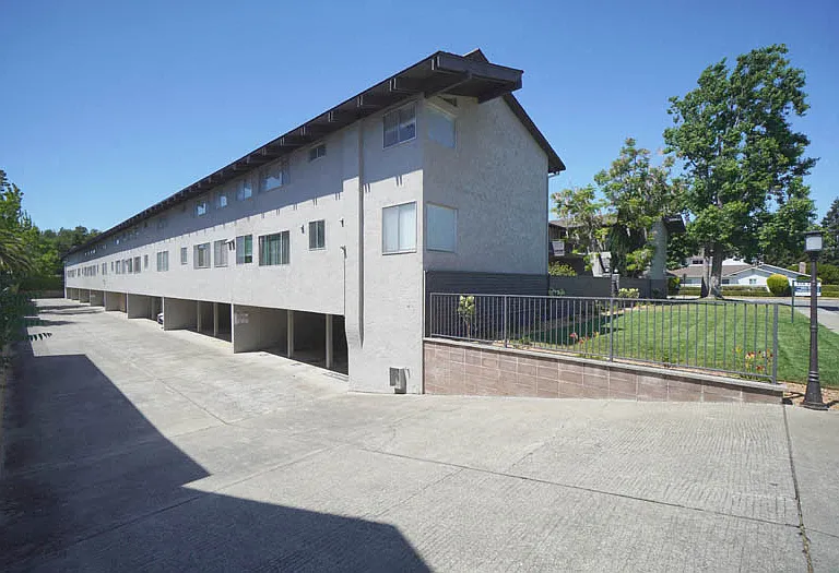 420 James Road — Photo 3