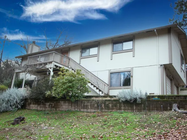 353 White Clover Valley Rd, Meadow Vista, CA 95722