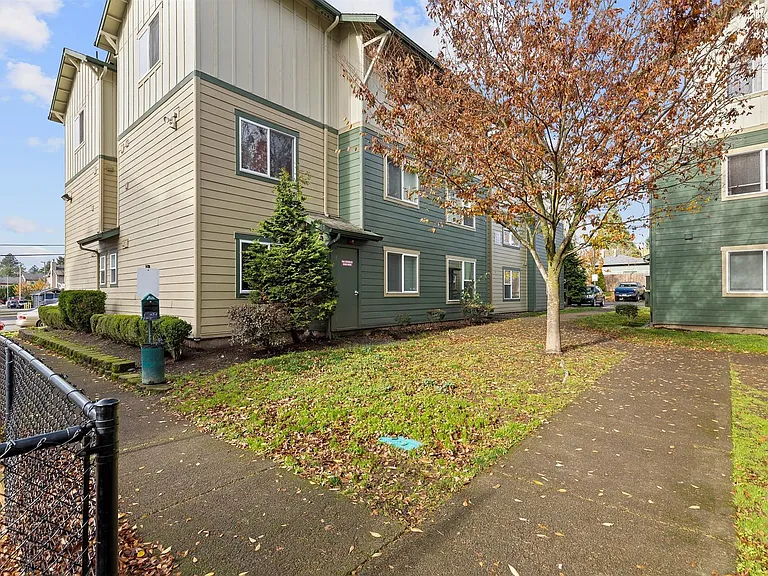 Stark Street Villa — Photo 21
