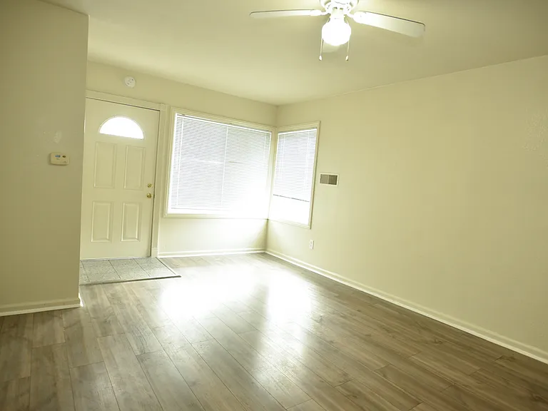 14817 Bancroft Ave #14817 — Photo 4