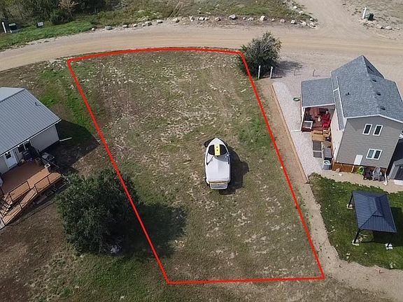 2nd image of 32 Willow LANE