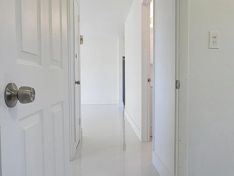 615 Joel Blvd #A — Photo 13
