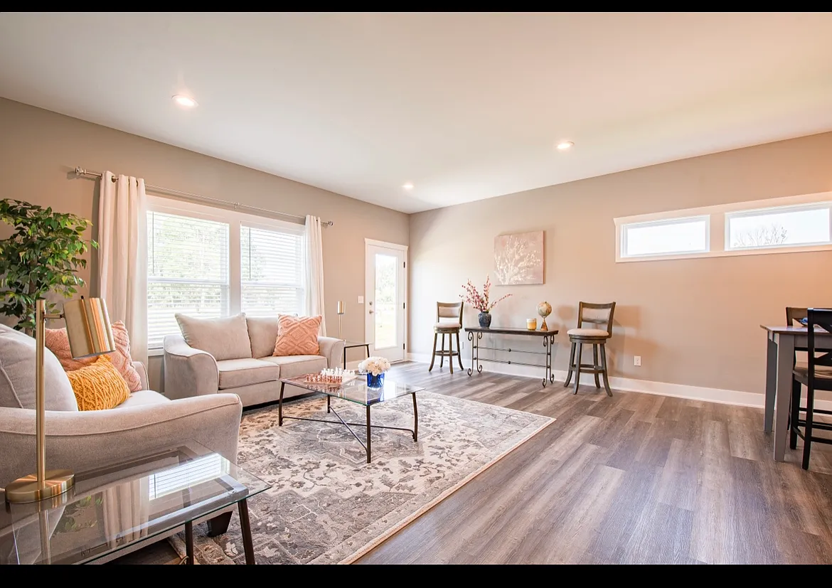 67 Percy Dr. - 1 — Photo 3