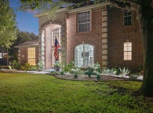 119 Palomino Ct, Shady Shores, TX 76208